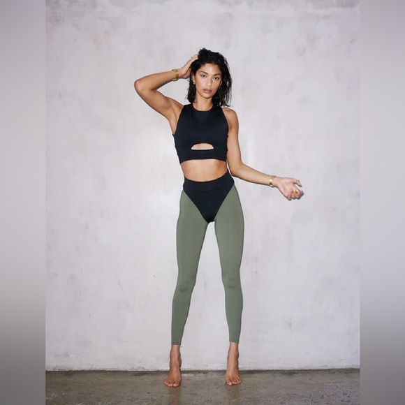 HEROS The 80’s Leggings in Army & Black ( BPA & PFAS free) - Picture 1 of 16